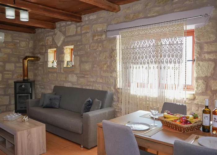Sundaymar Stone House